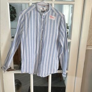 G52      Women’sBlue and White Striped Button-Down Shirt